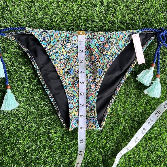 VICTORIAS SECRET Bikini Bundle size large - Picture 9 of 11
